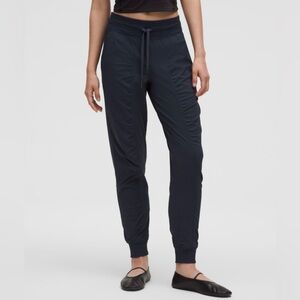 Lululemon Dance Studio Mid-Rise Pants Size 2 Regular Black Joggers